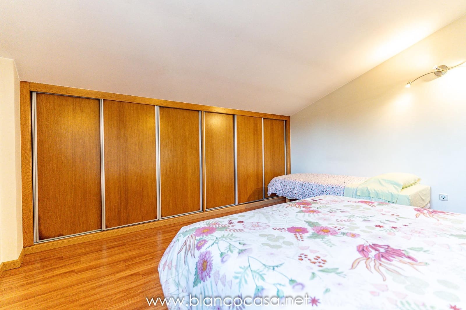 6 sypialnia Willa na sprzedaż w Carballo z garażem - 440 000 € (Ref: 9383387)