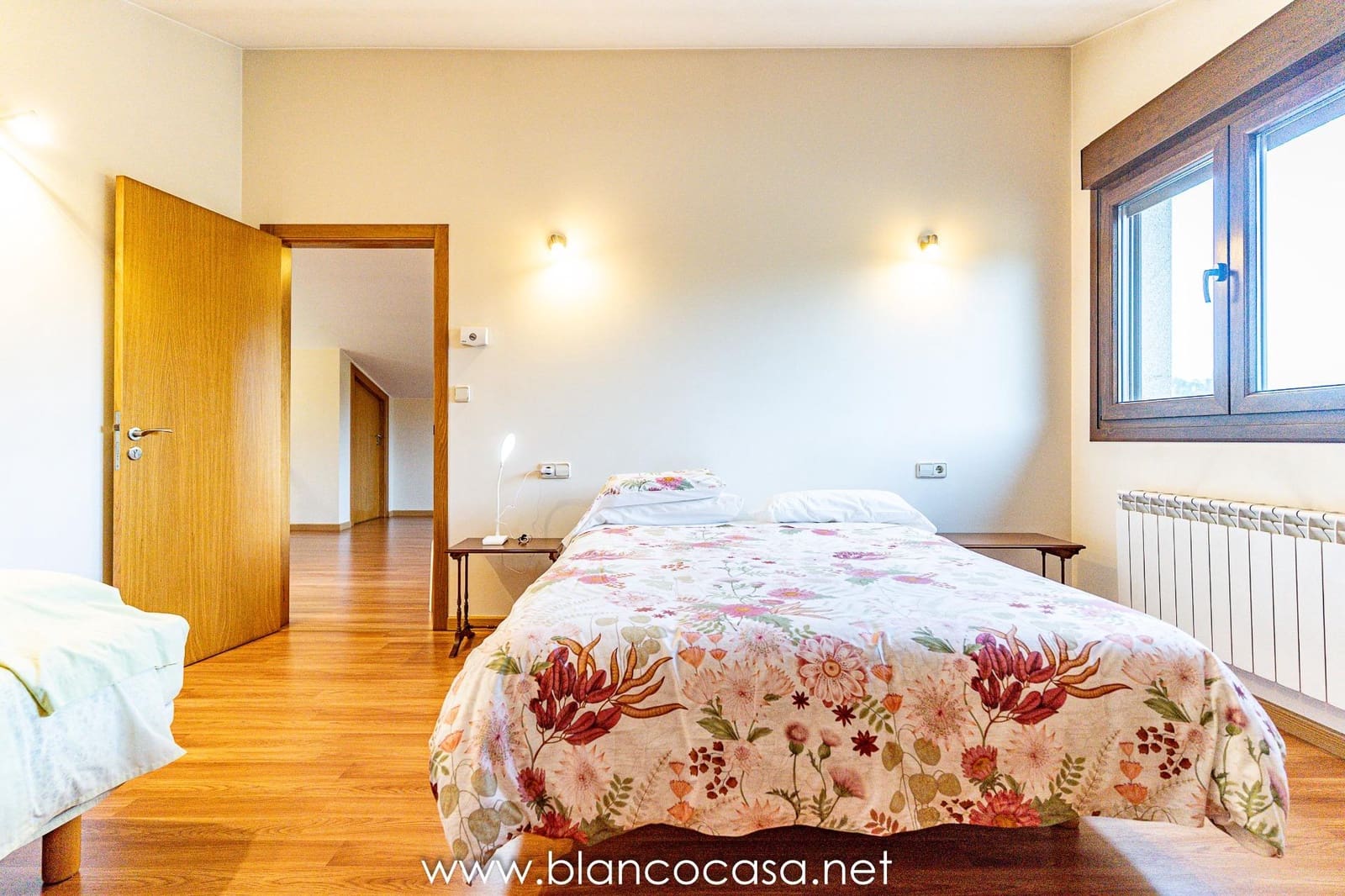 6 sypialnia Willa na sprzedaż w Carballo z garażem - 440 000 € (Ref: 9383387)