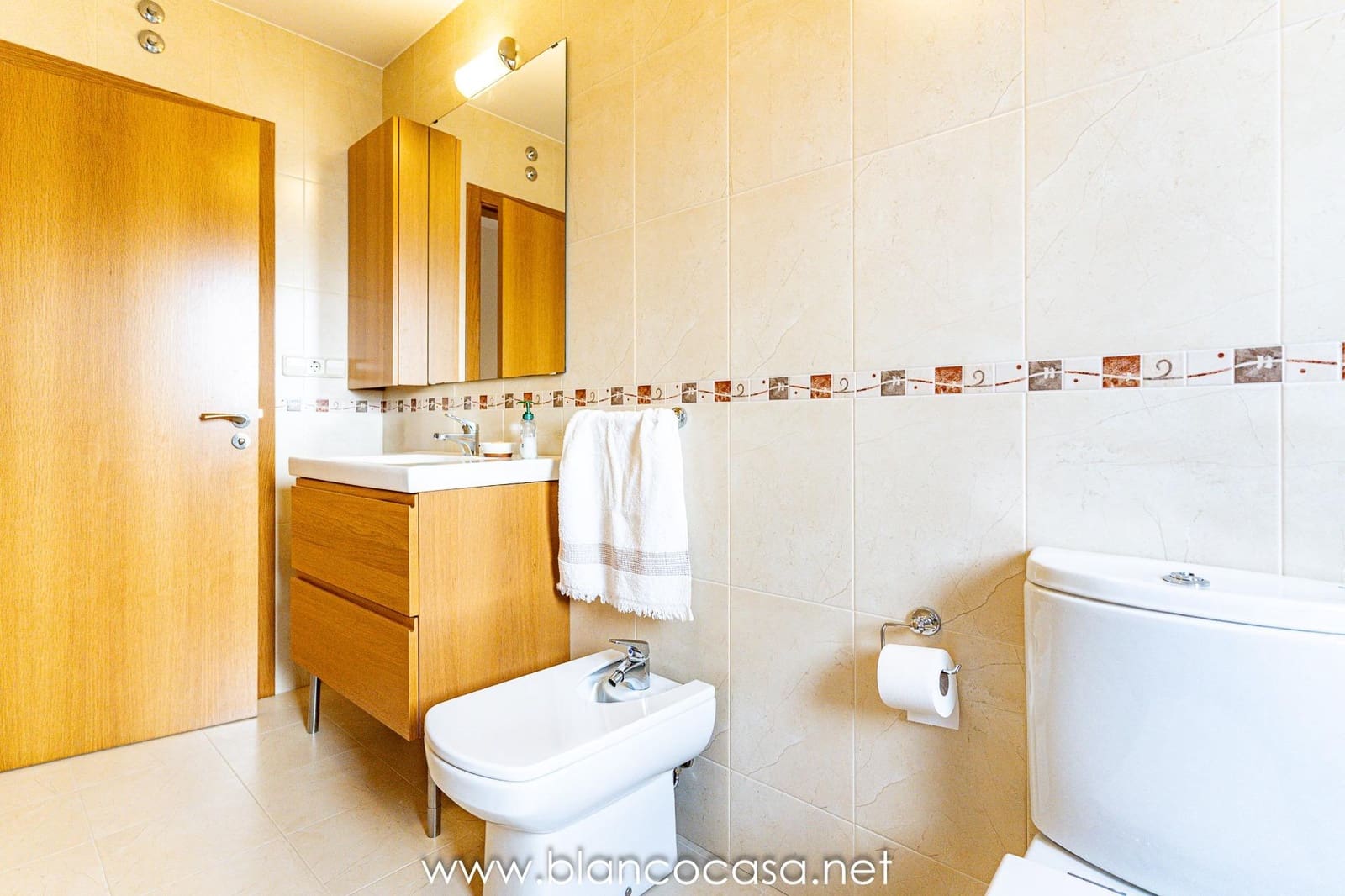 6 sypialnia Willa na sprzedaż w Carballo z garażem - 440 000 € (Ref: 9383387)