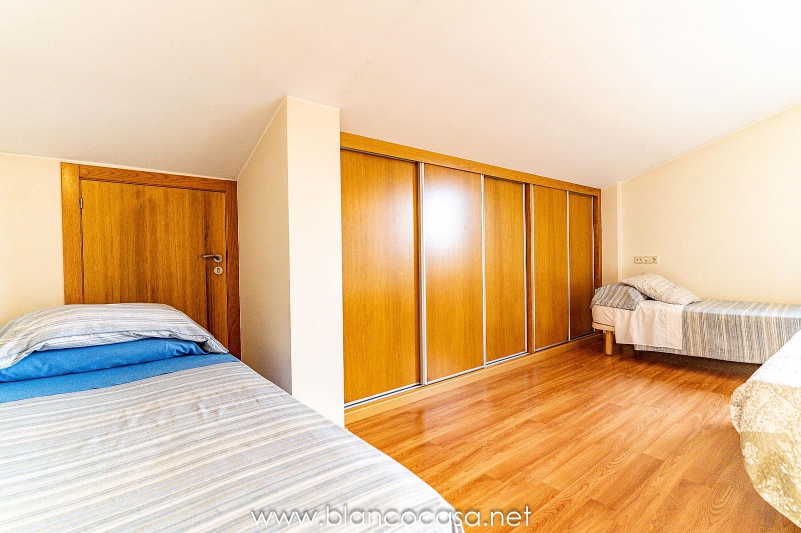 6 sypialnia Willa na sprzedaż w Carballo z garażem - 440 000 € (Ref: 9383387)