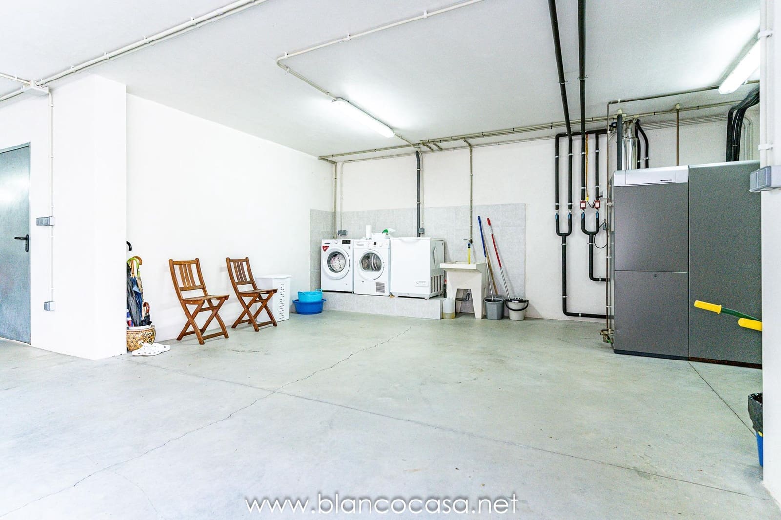 6 sypialnia Willa na sprzedaż w Carballo z garażem - 440 000 € (Ref: 9383387)