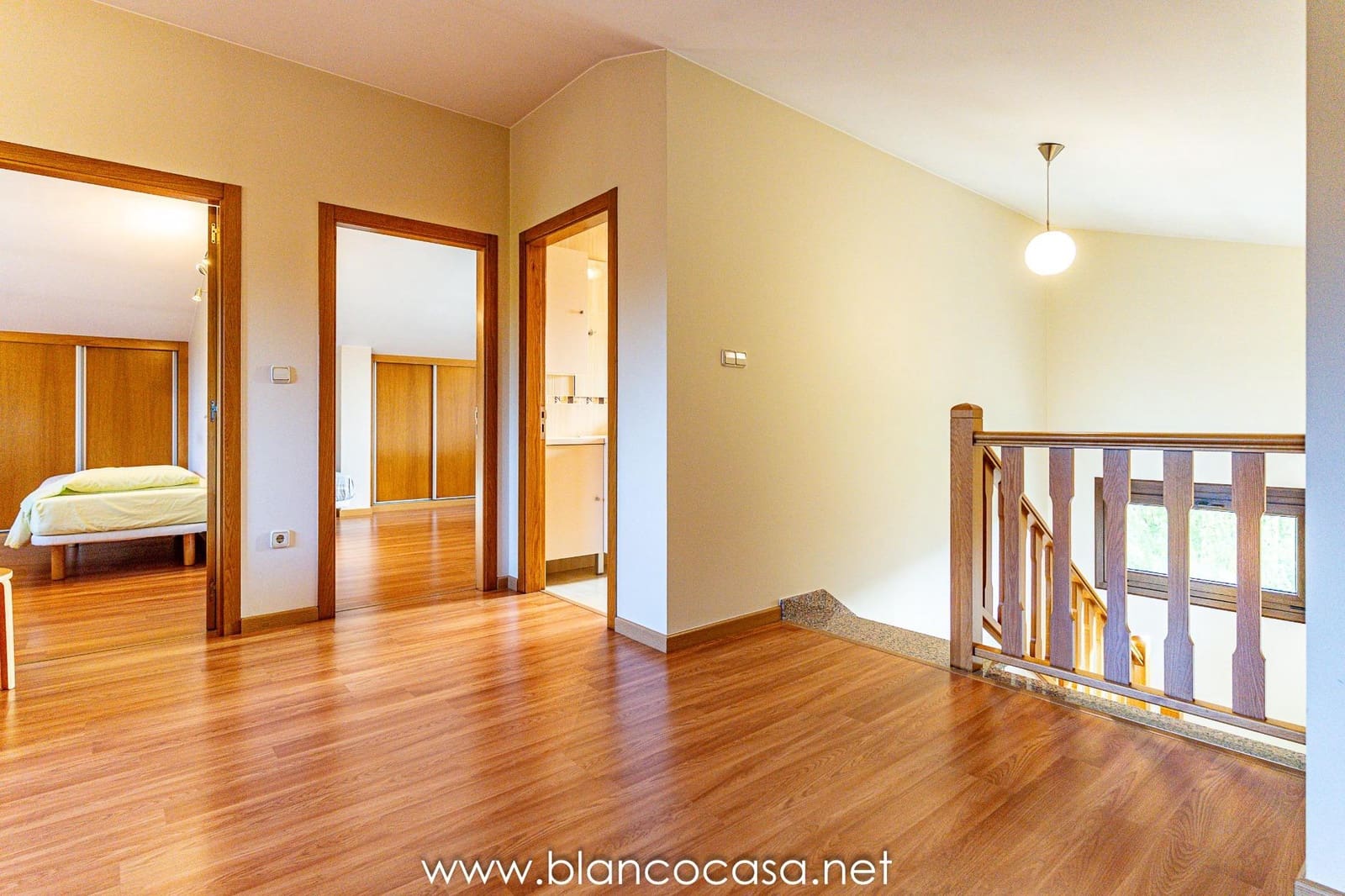 6 sypialnia Willa na sprzedaż w Carballo z garażem - 440 000 € (Ref: 9383387)