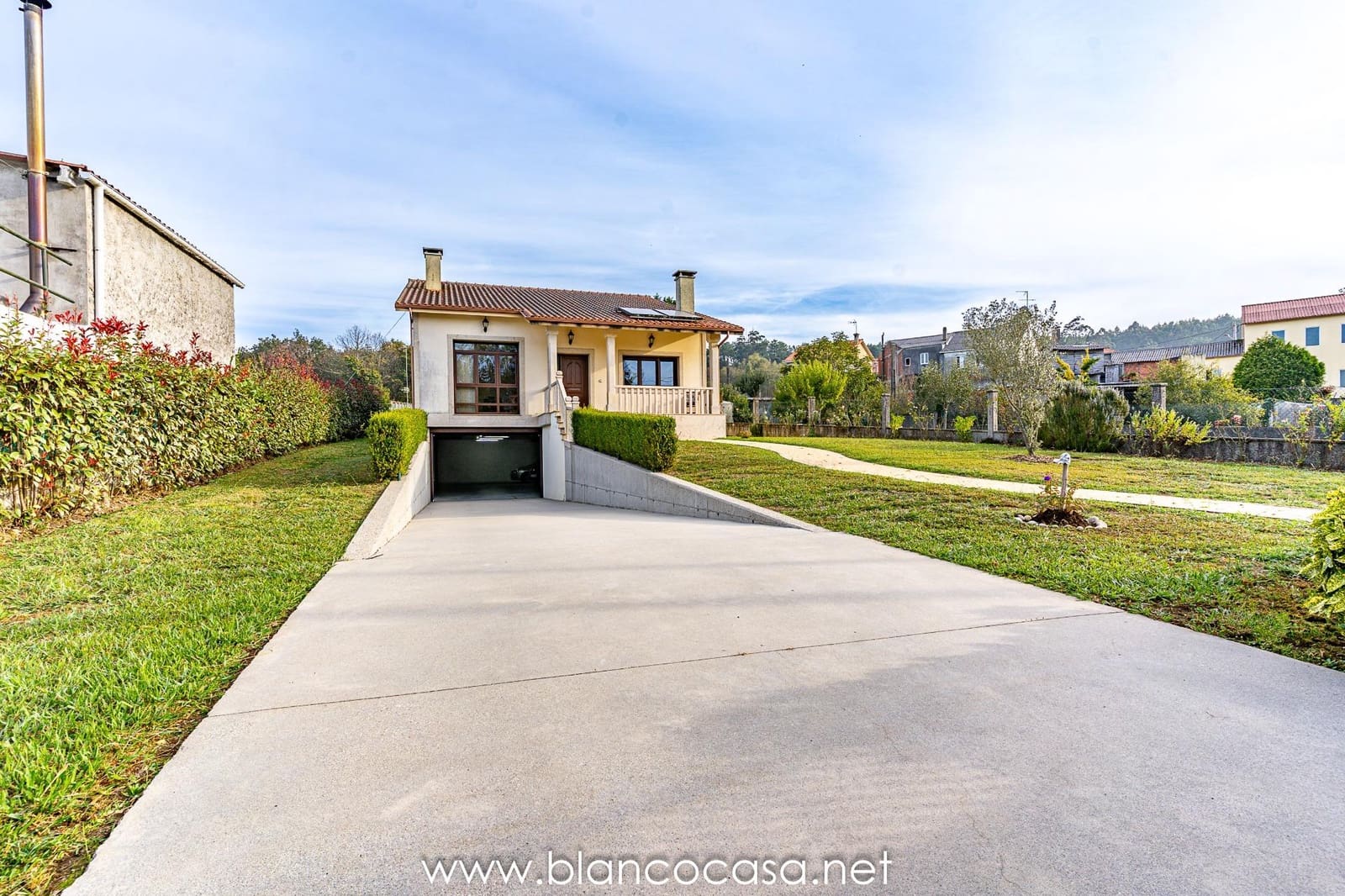 6 sypialnia Willa na sprzedaż w Carballo z garażem - 440 000 € (Ref: 9383387)