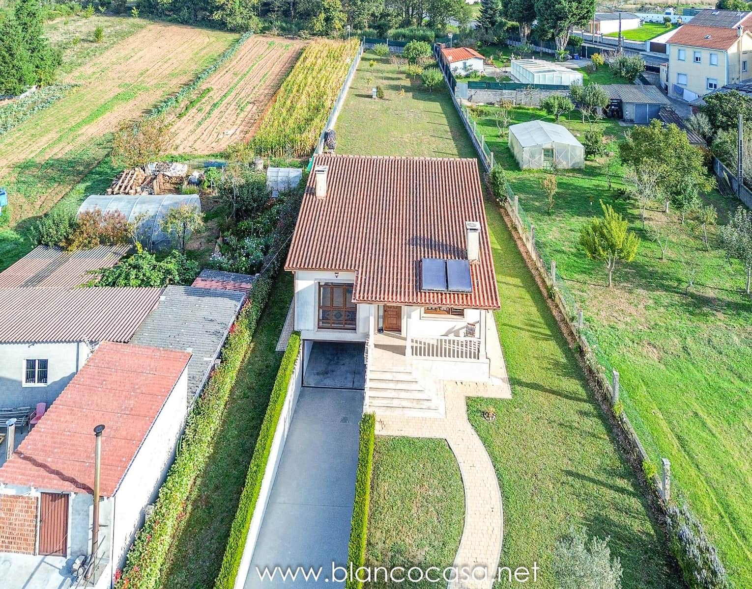 6 sypialnia Willa na sprzedaż w Carballo z garażem - 440 000 € (Ref: 9383387)