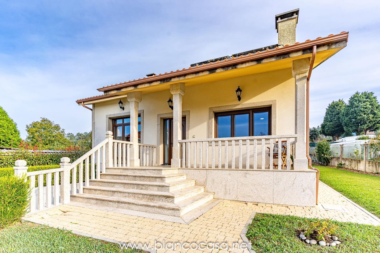 6 sypialnia Willa na sprzedaż w Carballo z garażem - 440 000 € (Ref: 9383387)