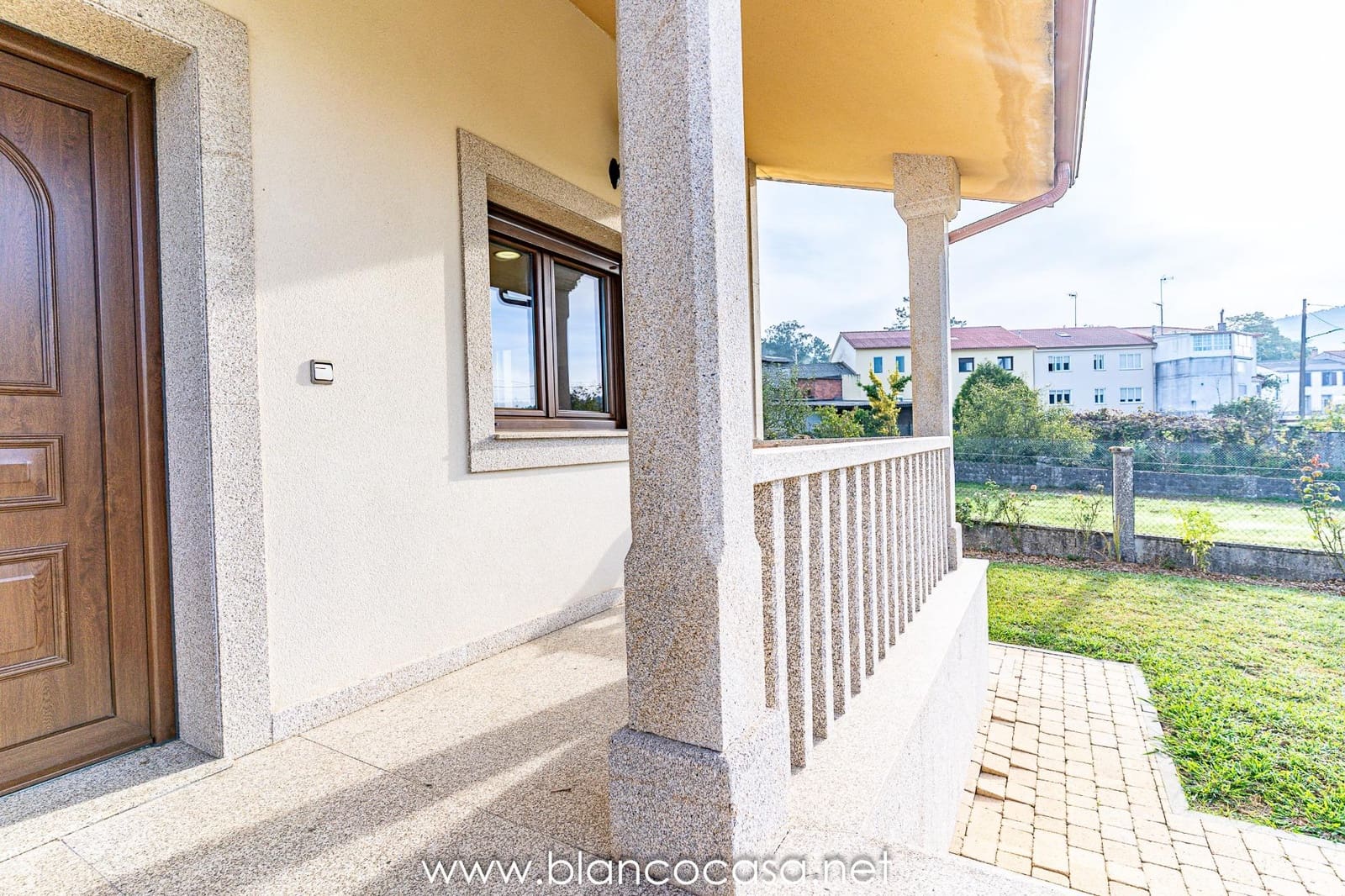 6 sypialnia Willa na sprzedaż w Carballo z garażem - 440 000 € (Ref: 9383387)