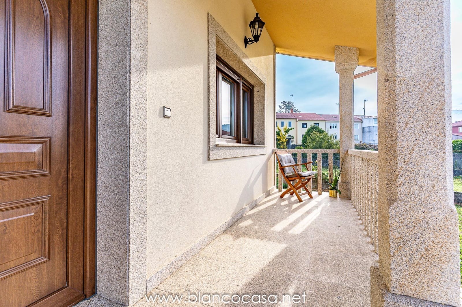 6 sypialnia Willa na sprzedaż w Carballo z garażem - 440 000 € (Ref: 9383387)