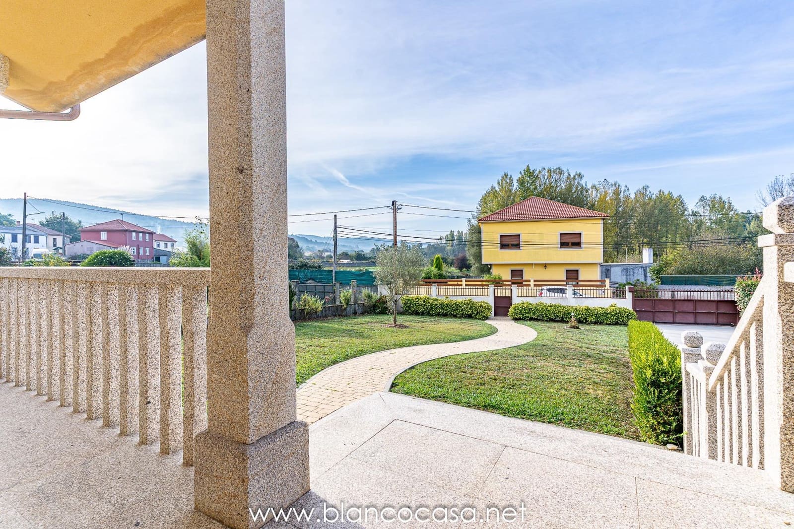 6 sypialnia Willa na sprzedaż w Carballo z garażem - 440 000 € (Ref: 9383387)