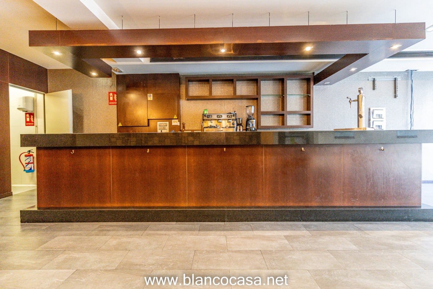 Firma/Unternehmen zu vermieten in Carballo - 500 € (Ref: 9383388)