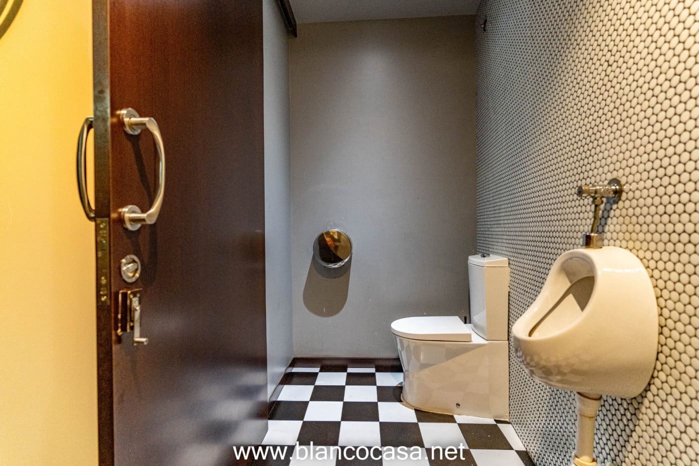 Firma/Unternehmen zu vermieten in Carballo - 500 € (Ref: 9383388)