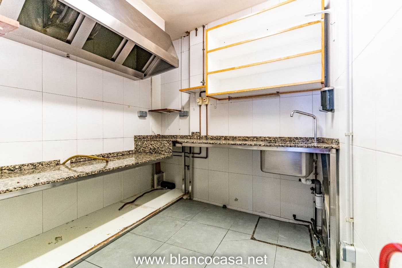 Firma/Unternehmen zu vermieten in Carballo - 500 € (Ref: 9383388)