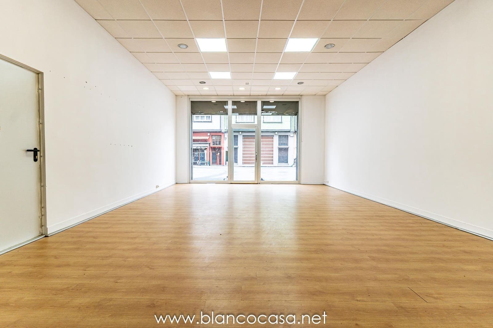 Kommersiell til salgs i Carballo - € 88 000 (Ref: 9383389)