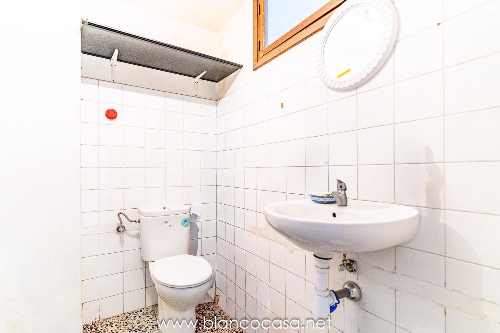 Kommersiell til salgs i Carballo - € 88 000 (Ref: 9383389)