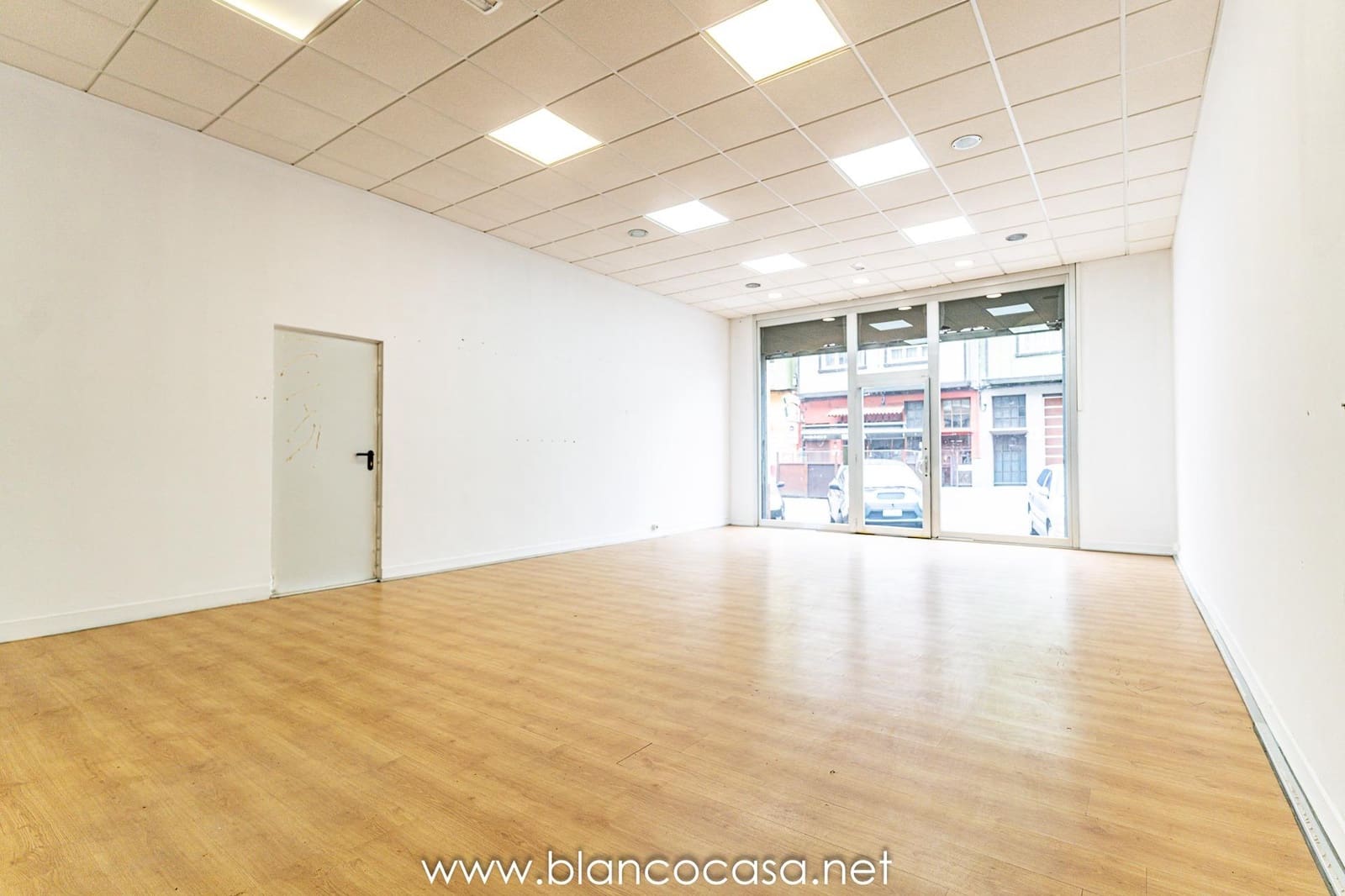 Kommersiell til salgs i Carballo - € 88 000 (Ref: 9383389)