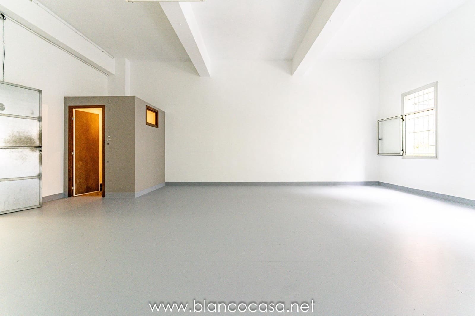 Kommersiell til salgs i Carballo - € 88 000 (Ref: 9383389)