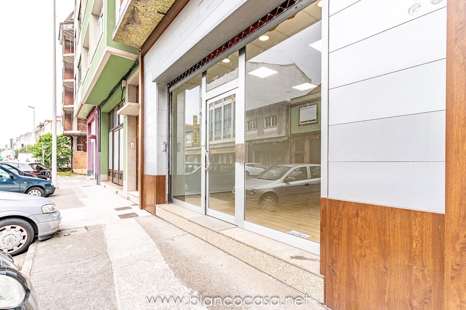 Kommersiell til salgs i Carballo - € 88 000 (Ref: 9383389)