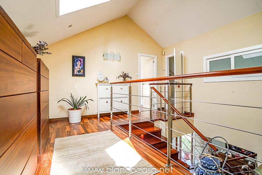 5 sypialnia Willa na sprzedaż w Carballo z garażem - 399 900 € (Ref: 9383391)