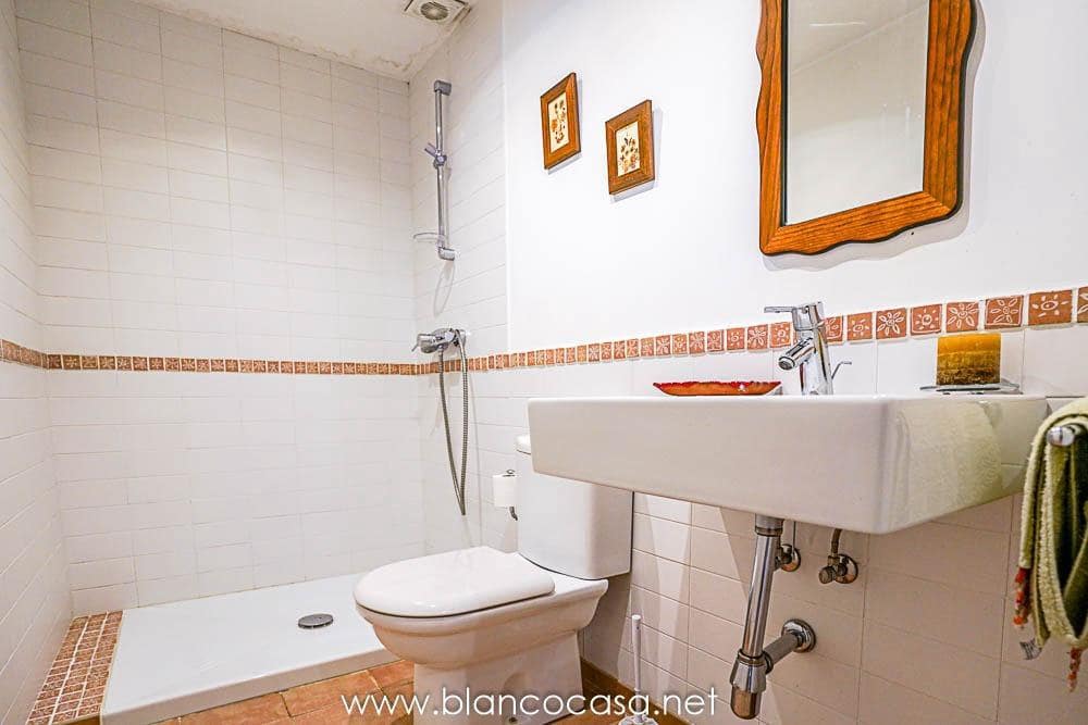 5 sypialnia Willa na sprzedaż w Carballo z garażem - 399 900 € (Ref: 9383391)