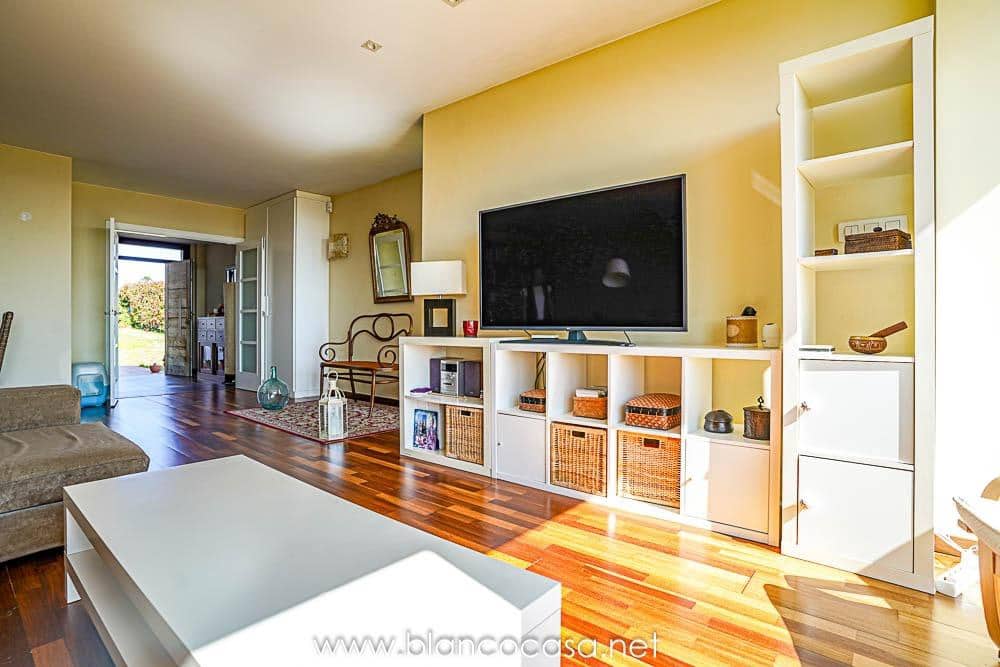 5 sypialnia Willa na sprzedaż w Carballo z garażem - 399 900 € (Ref: 9383391)