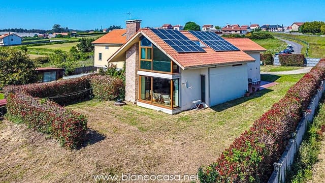 5 soverom Villa til salgs i Carballo med garasje - € 399 900 (Ref: 9383391)