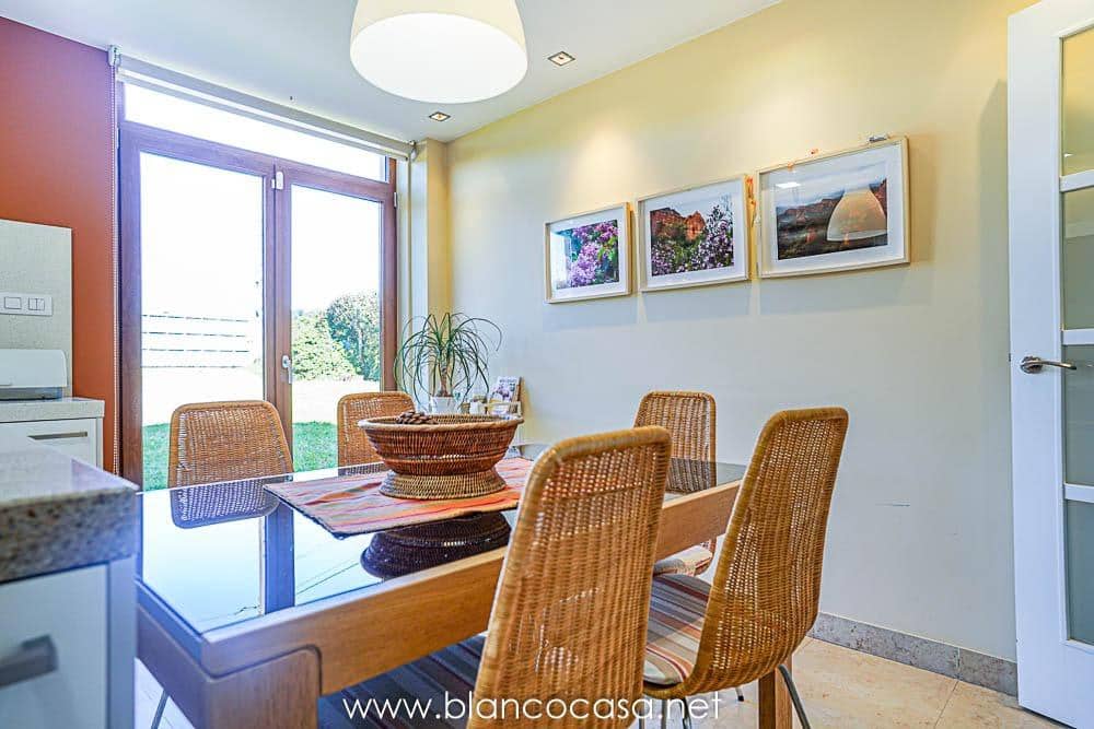 5 sypialnia Willa na sprzedaż w Carballo z garażem - 399 900 € (Ref: 9383391)