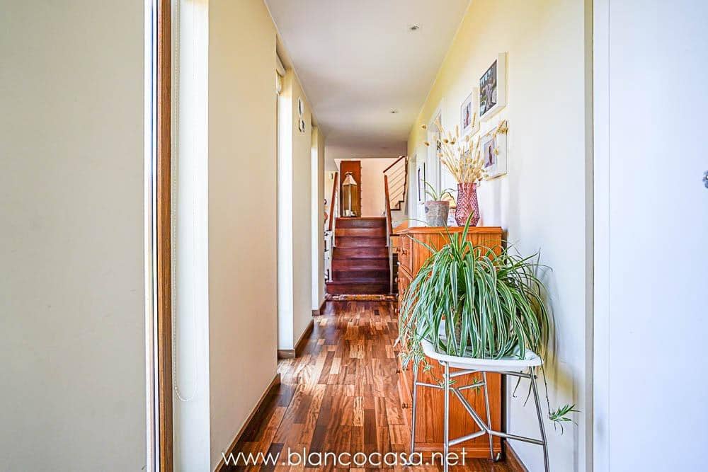 5 sypialnia Willa na sprzedaż w Carballo z garażem - 399 900 € (Ref: 9383391)