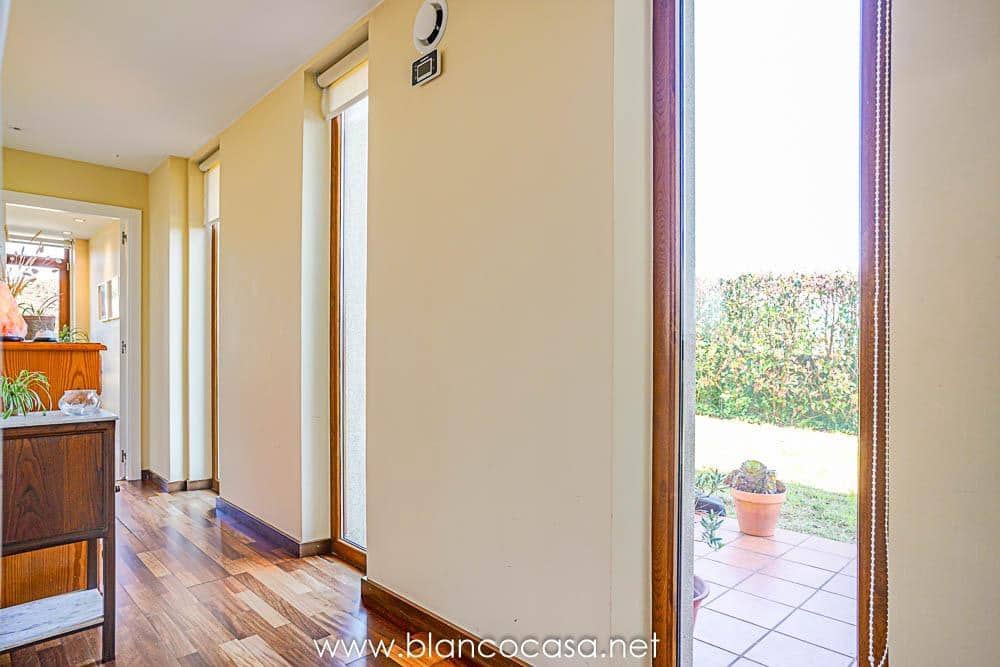 5 sypialnia Willa na sprzedaż w Carballo z garażem - 399 900 € (Ref: 9383391)