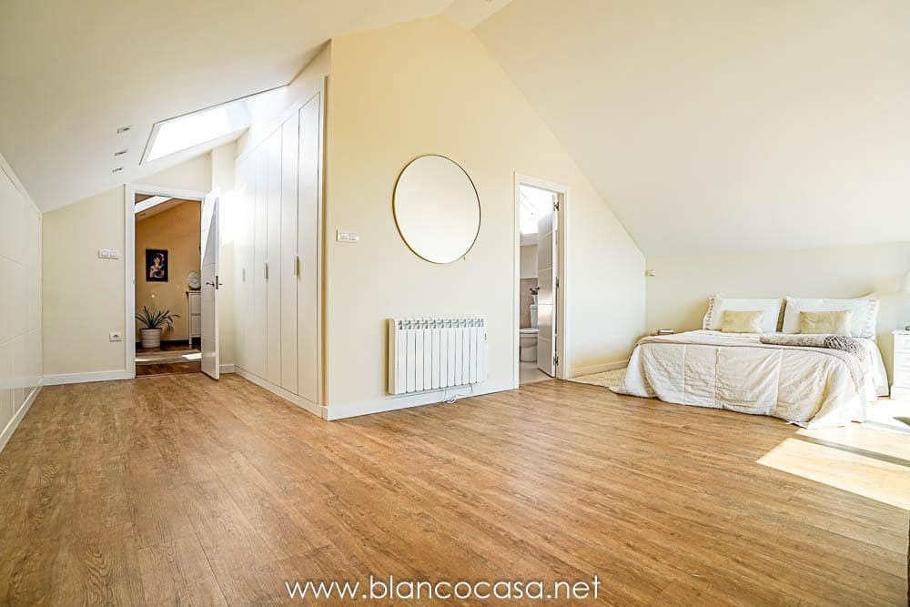 5 sypialnia Willa na sprzedaż w Carballo z garażem - 399 900 € (Ref: 9383391)