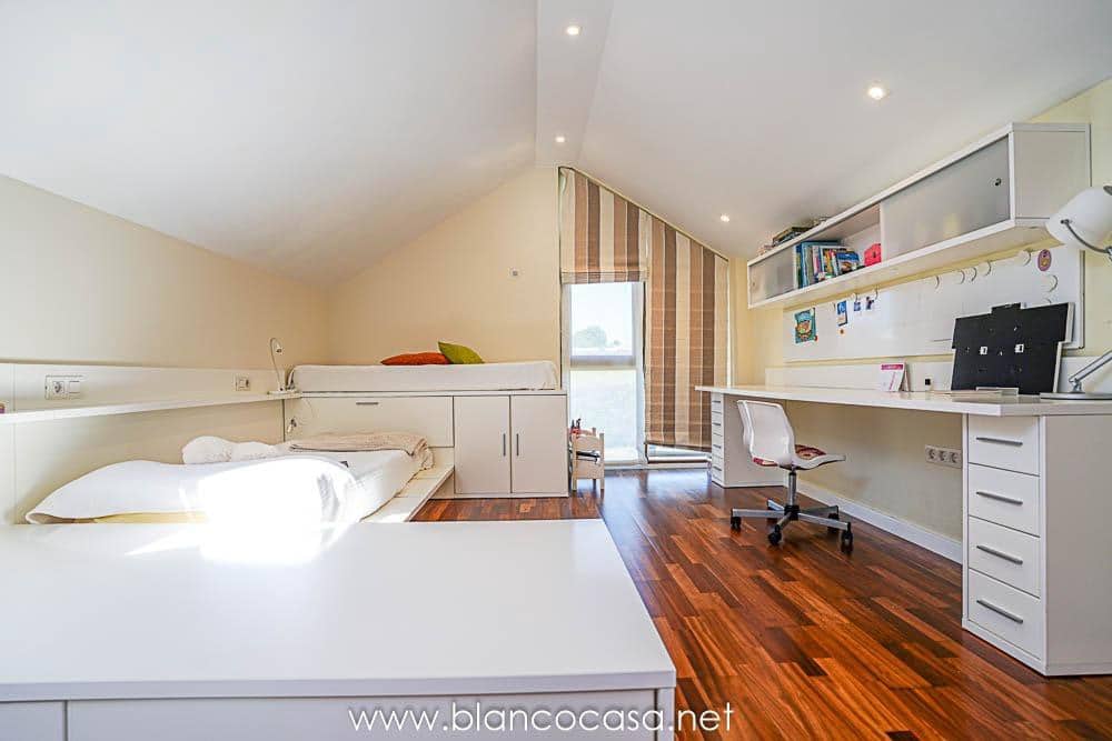 5 sypialnia Willa na sprzedaż w Carballo z garażem - 399 900 € (Ref: 9383391)