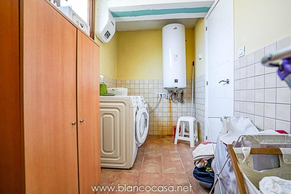 5 sypialnia Willa na sprzedaż w Carballo z garażem - 399 900 € (Ref: 9383391)