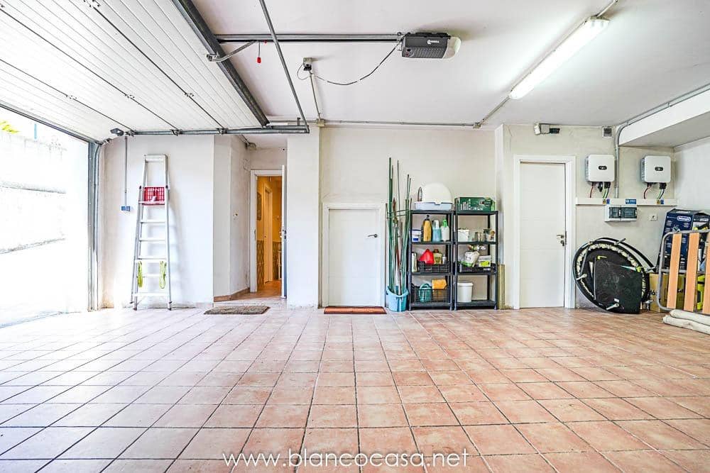 5 sypialnia Willa na sprzedaż w Carballo z garażem - 399 900 € (Ref: 9383391)