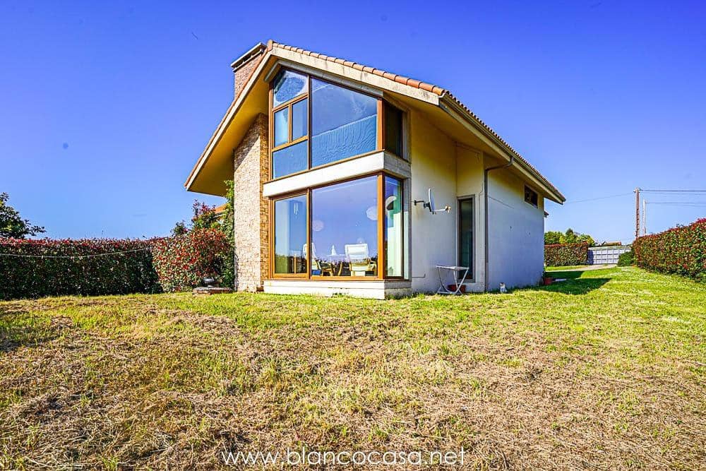 5 sypialnia Willa na sprzedaż w Carballo z garażem - 399 900 € (Ref: 9383391)