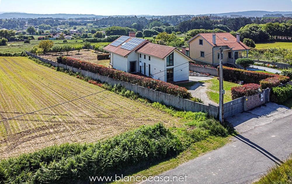 5 sypialnia Willa na sprzedaż w Carballo z garażem - 399 900 € (Ref: 9383391)