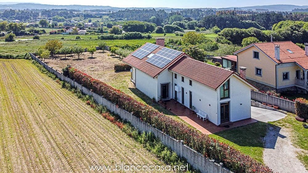 5 sypialnia Willa na sprzedaż w Carballo z garażem - 399 900 € (Ref: 9383391)