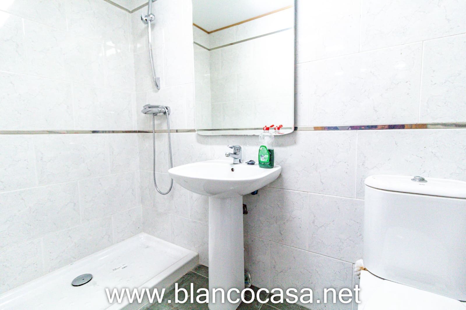 Business for rent in Arteixo with garage - € 400 (Ref: 9383394)