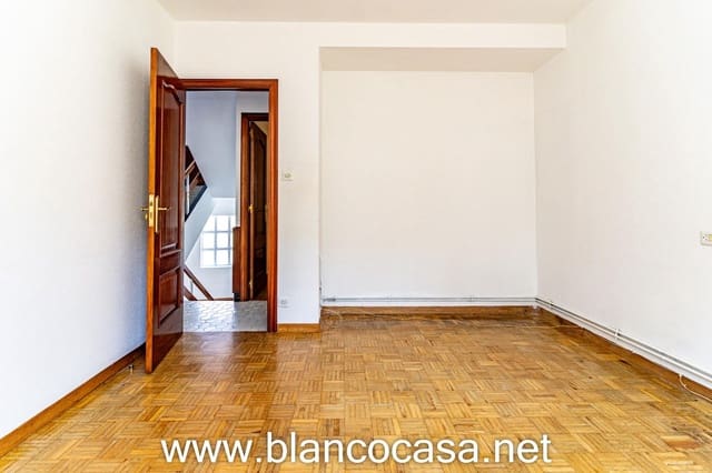 5 quarto Casa em Banda para venda em Ponteceso - 139 900 € (Ref: 9383395)