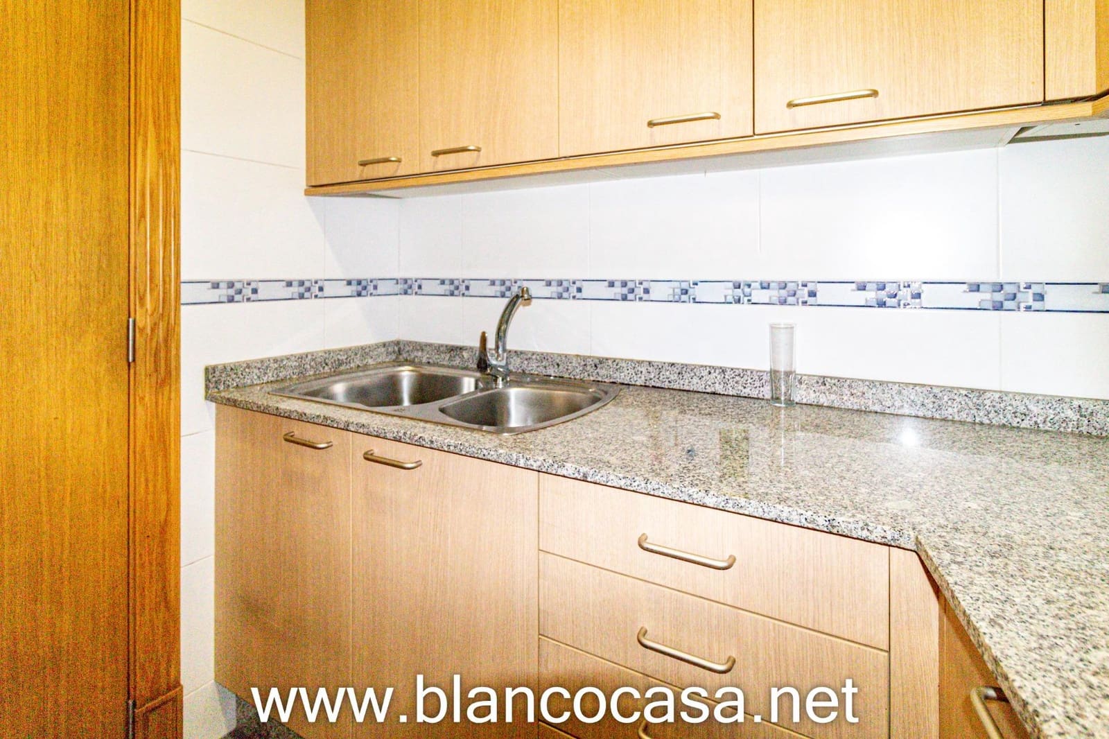 Firma/Unternehmen zu vermieten in Arteixo - 600 € (Ref: 9383398)