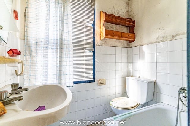 2 soverom Hus til salgs i Malpica de Bergantiños - € 49 999 (Ref: 9383400)