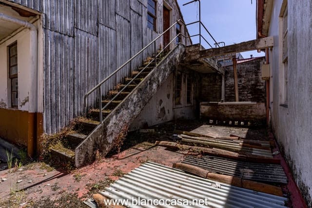 5 Zimmer Haus zu verkaufen in Carballo mit Garage - 215.000 € (Ref: 9383401)