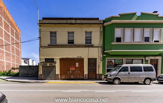 5 Zimmer Haus zu verkaufen in Carballo mit Garage - 215.000 € (Ref: 9383401)