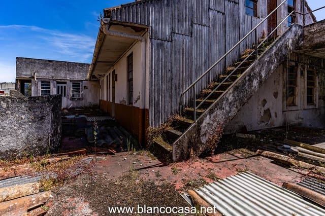 5 Zimmer Haus zu verkaufen in Carballo mit Garage - 215.000 € (Ref: 9383401)