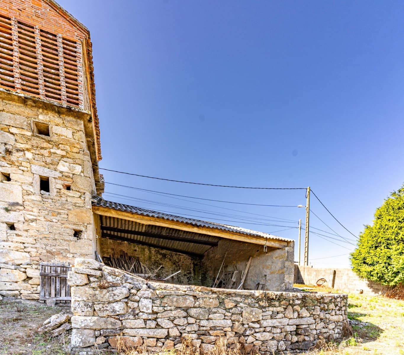 3 quarto Quinta/Casa Rural para venda em Malpica de Bergantinos com garagem - 89 000 € (Ref: 9383403)