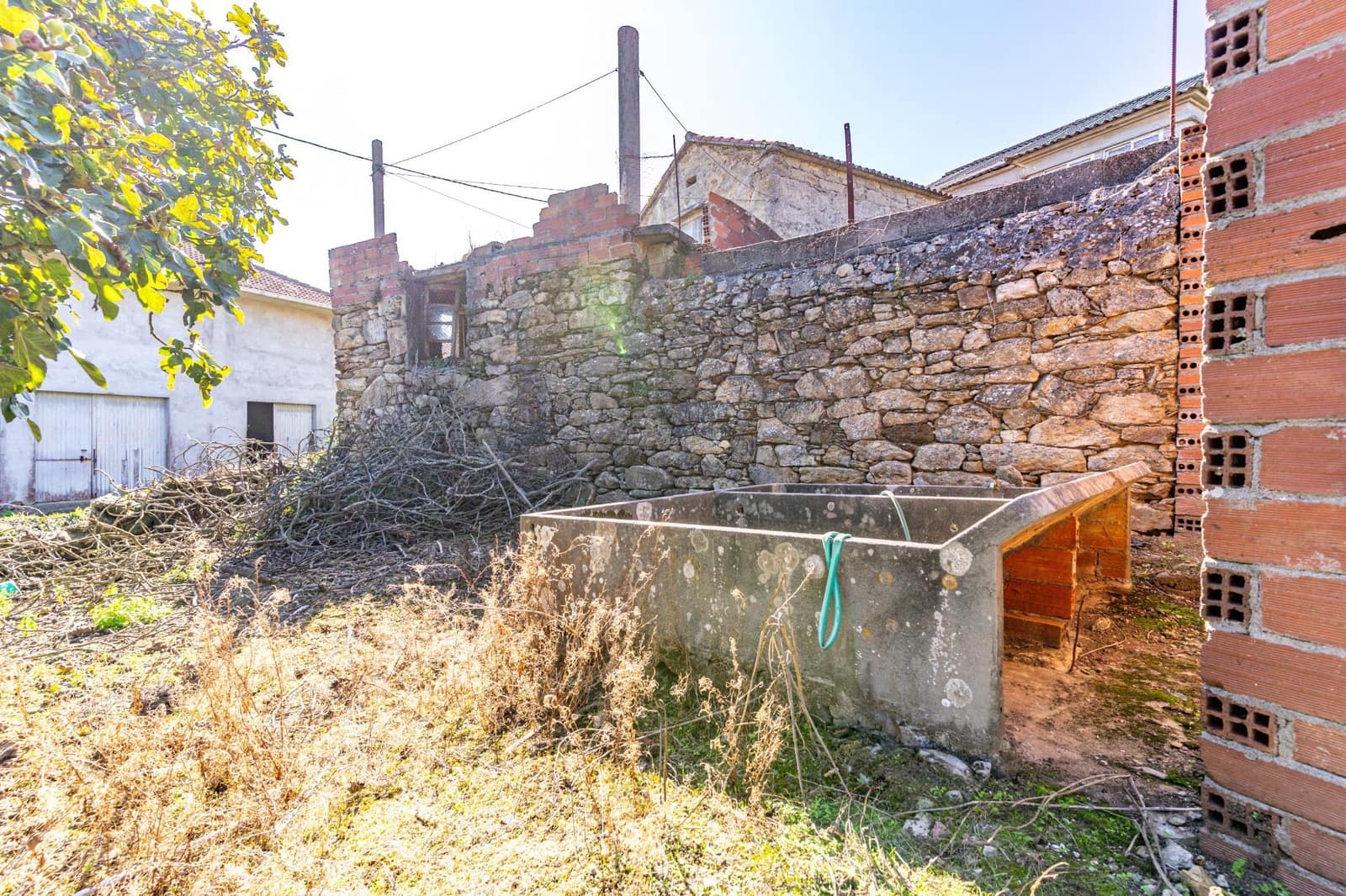 3 quarto Quinta/Casa Rural para venda em Malpica de Bergantinos com garagem - 89 000 € (Ref: 9383403)