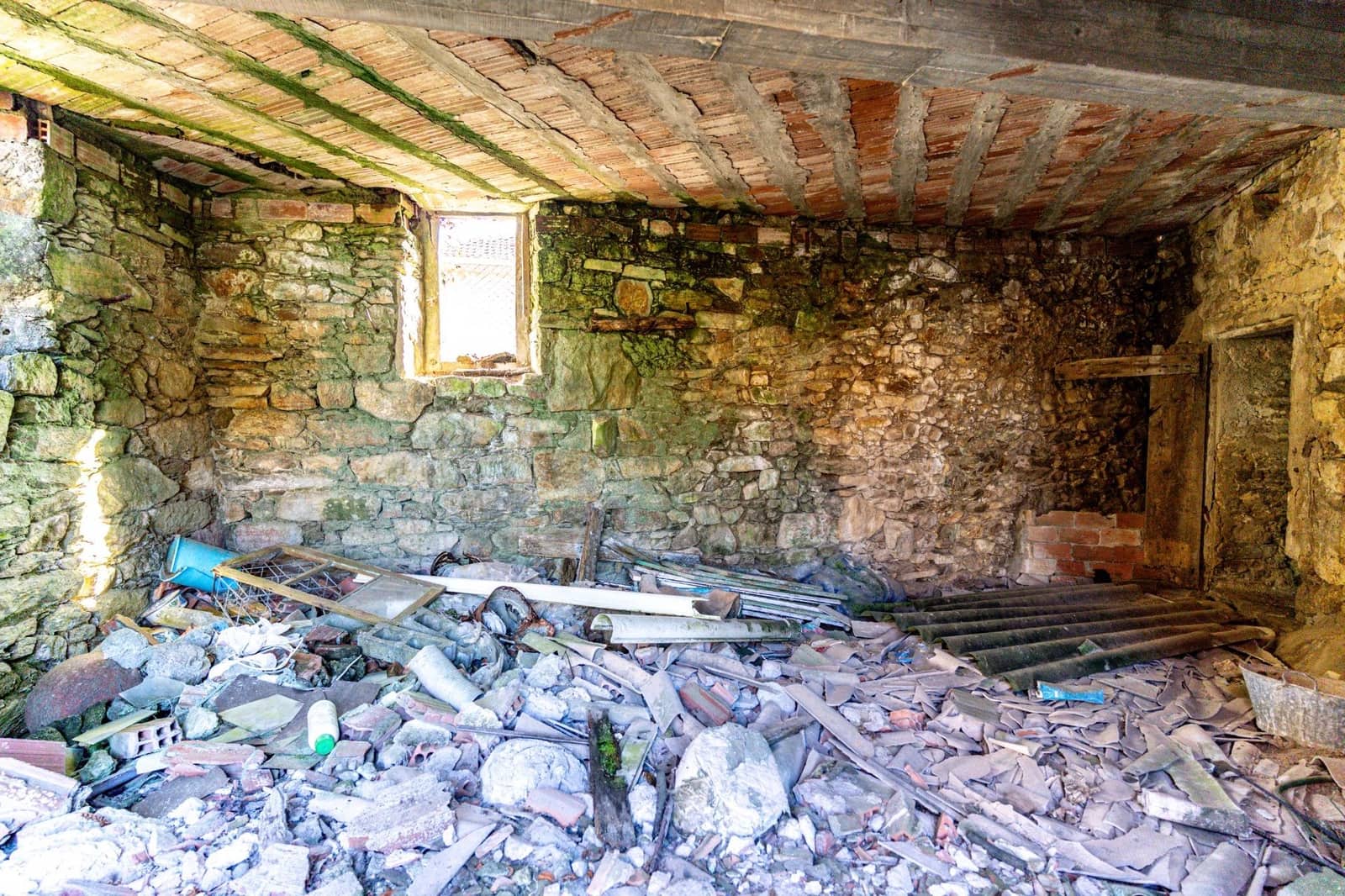 3 quarto Quinta/Casa Rural para venda em Malpica de Bergantinos com garagem - 89 000 € (Ref: 9383403)