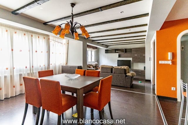 8 bedroom Commercial for sale in Carballo - € 850,000 (Ref: 9383405)