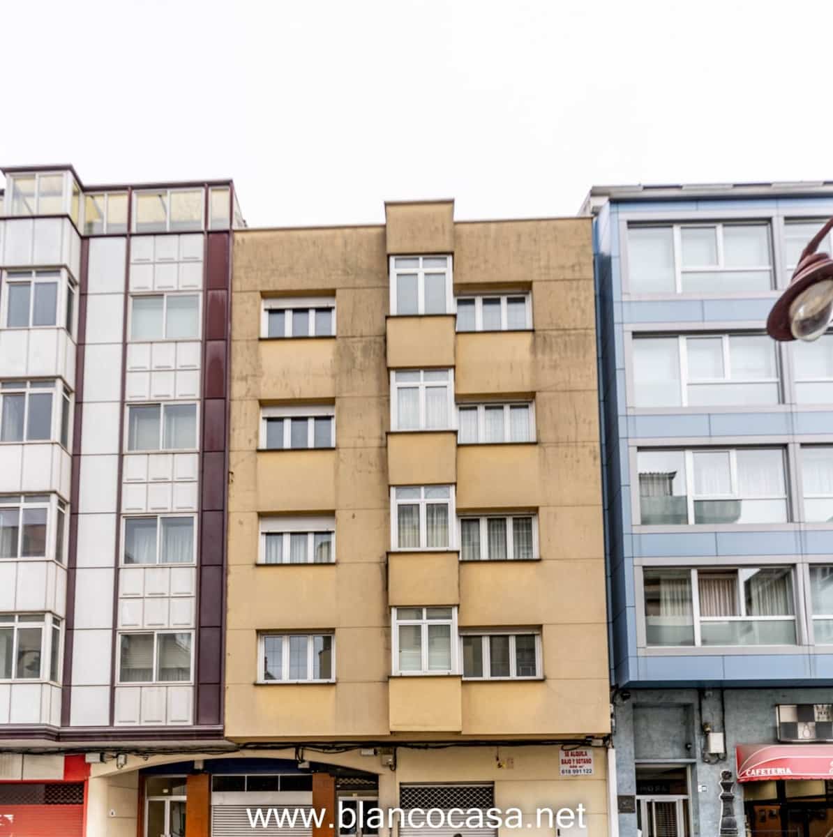 8 makuuhuone Kaupallinen myytävänä paikassa Carballo - 850 000 € (Ref: 9383405)