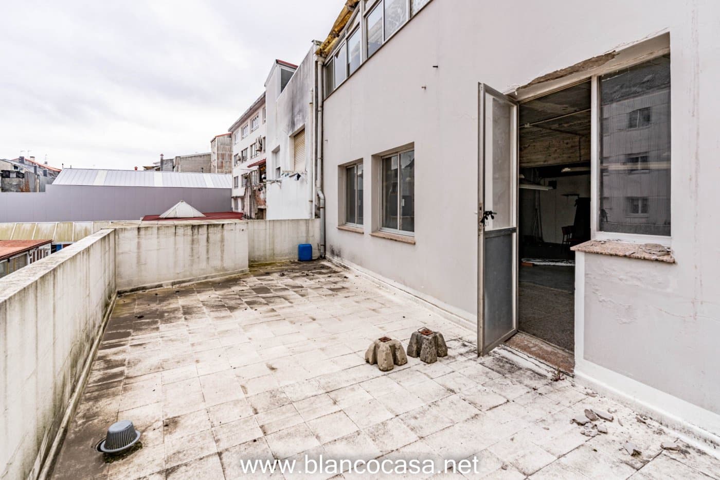 8 makuuhuone Kaupallinen myytävänä paikassa Carballo - 850 000 € (Ref: 9383405)