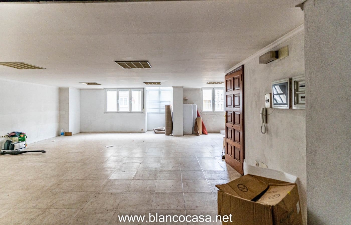 8 makuuhuone Kaupallinen myytävänä paikassa Carballo - 850 000 € (Ref: 9383405)