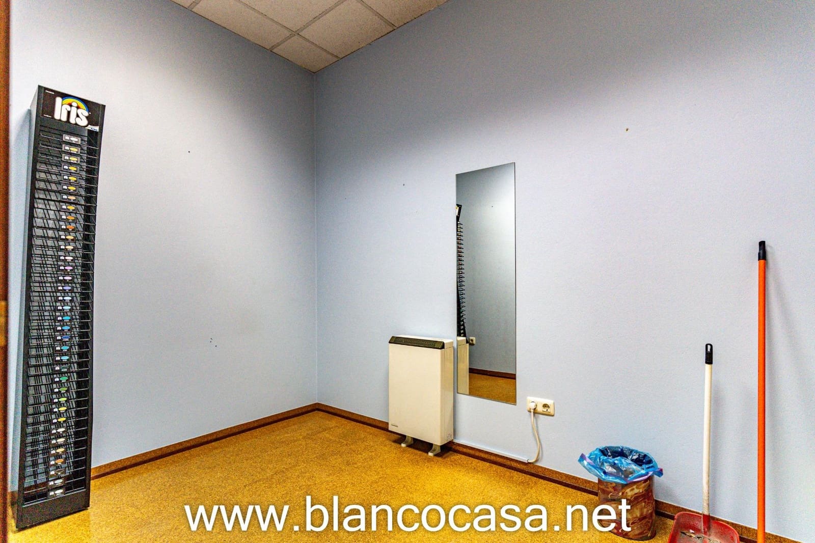 Erhverv til leje i Carballo - € 450 (Ref: 9383415)