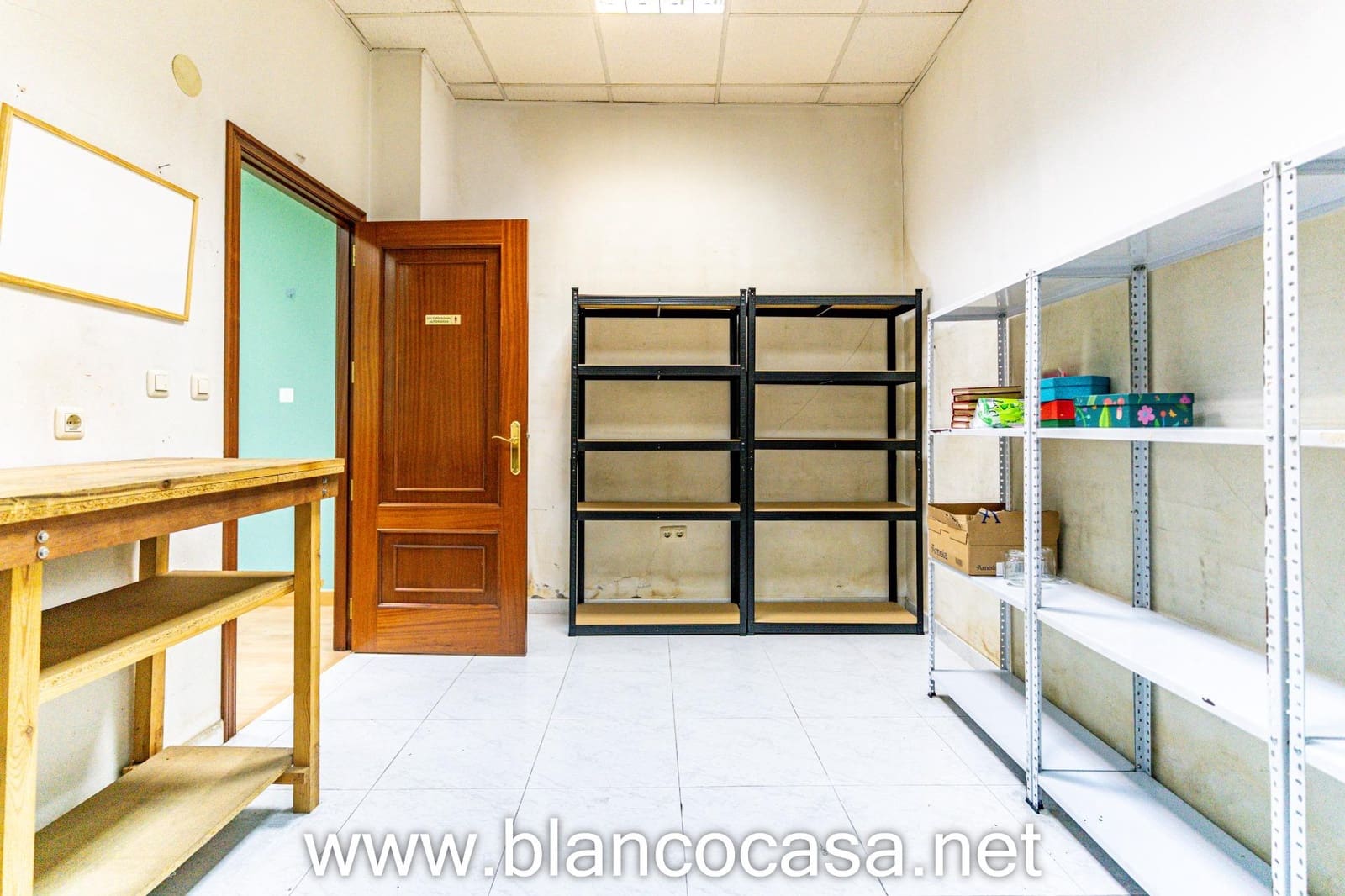 Erhverv til leje i Carballo - € 450 (Ref: 9383415)